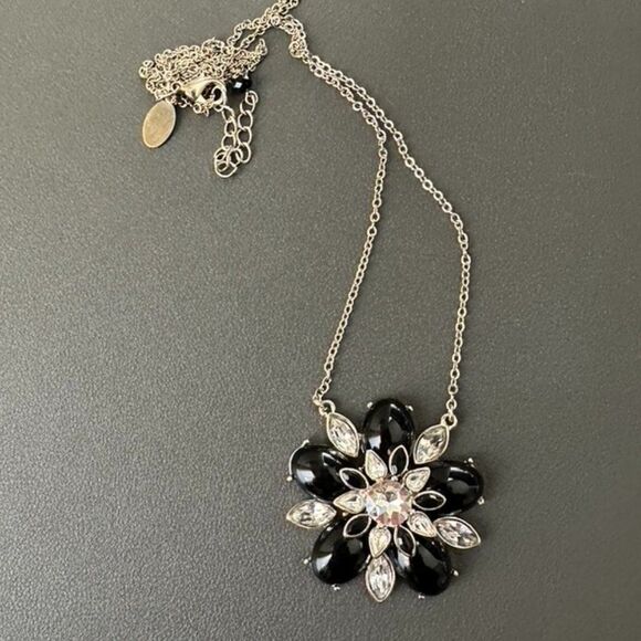 White House Black Market Long Crystal Floral Flower Statement Pendant Necklace - Picture 2 of 6